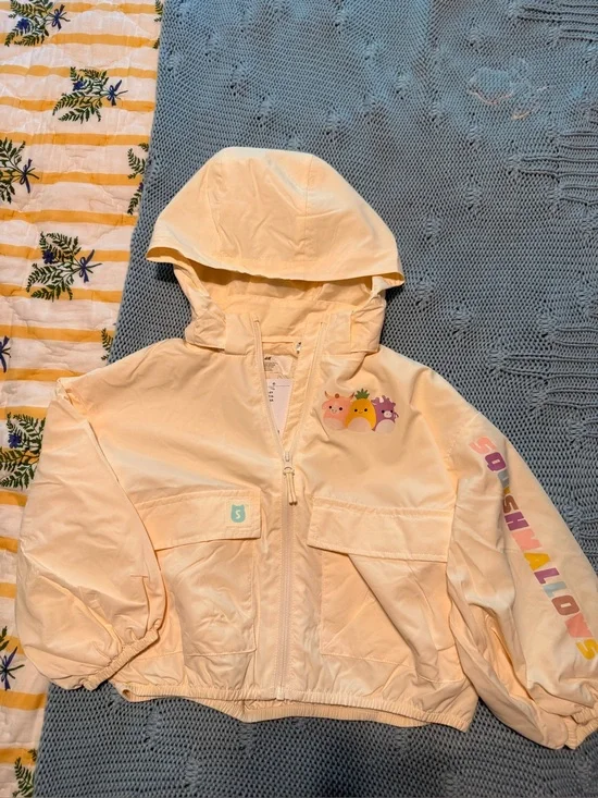 H&M Squishmallows Hooded Windbreaker Jacket Kids Size 5T/6 Cream Full Zip NWT