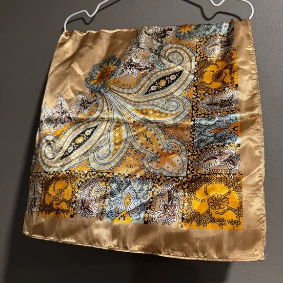 Vibrant Paisley Polyester Scarf 34x35”