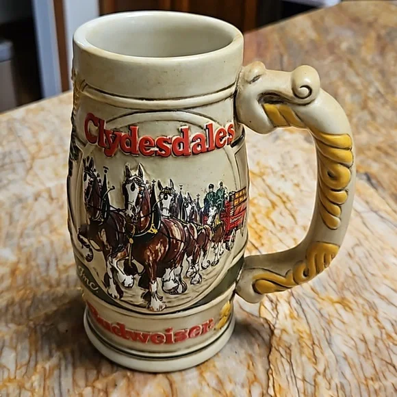 BUDWEISER Anheuser Busch 3D Ceramic Holiday Clydesdales Beer Stein Mug Cup