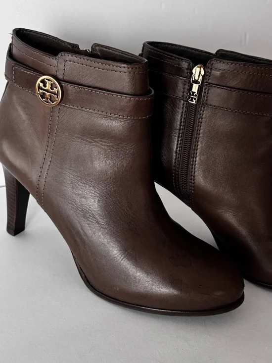 Tory Burch Women's Taupe Leather Ankle Booties Size 10M Gold Logo Side Zip Heel