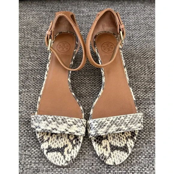 Tory Burch Snakeskin Savannah Wedge Sandal Ankle Strap Gold Logo Size 8