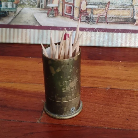 🇮🇹  ITALIAN VINTAGE BRASS I OZ.  LITTLE SHOT MATCHSTICK or Toothpick HOLDER