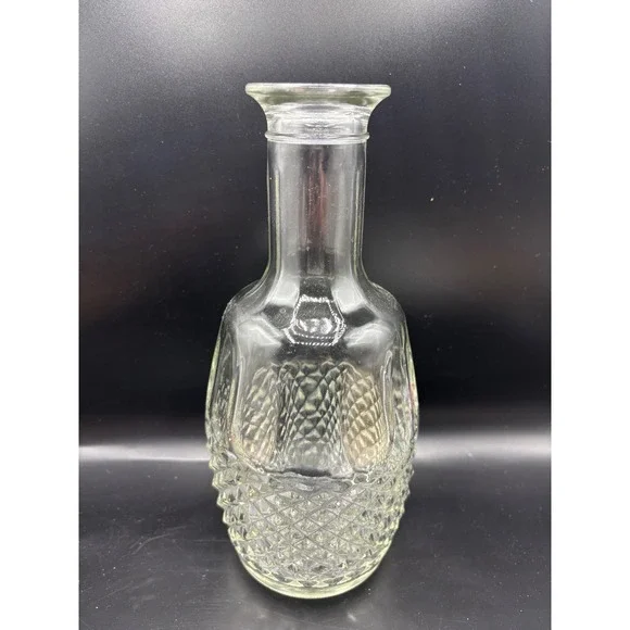 Vtg 1982 Mogen David Clear Glass Decanter Diamond Point Textured Barware Bottle