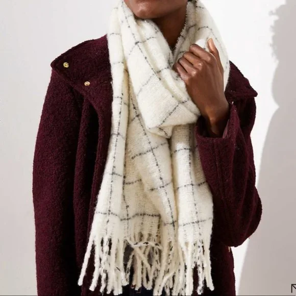 NWT LOFT Women's Boucle Plaid Blanket Scarf‎