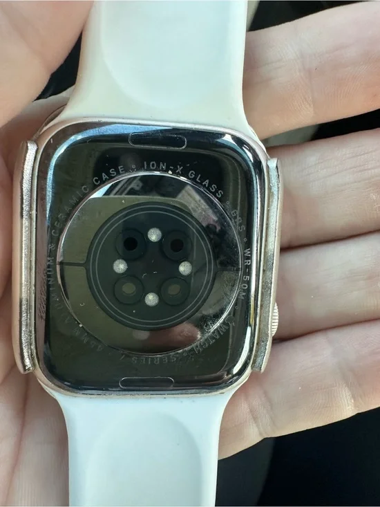 Series 7, 45 MM Apple Gold Smartwatch with 5 bands