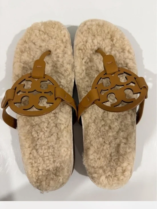 Brand New ~ Tory Burch Shearling Sandals ~ Size 8 ~ Comes with Dust Bag