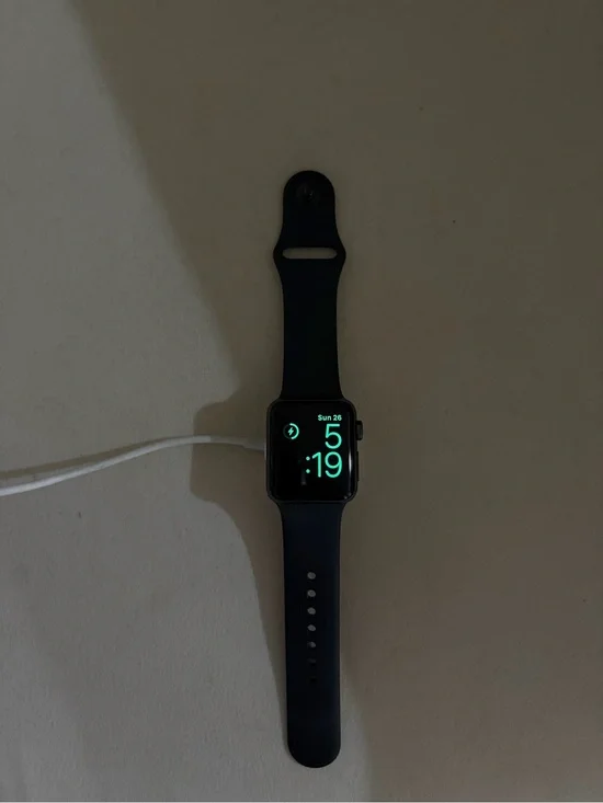Apple Watch Series 3 basically new! GPS Bluetooth! Comes with Charger.